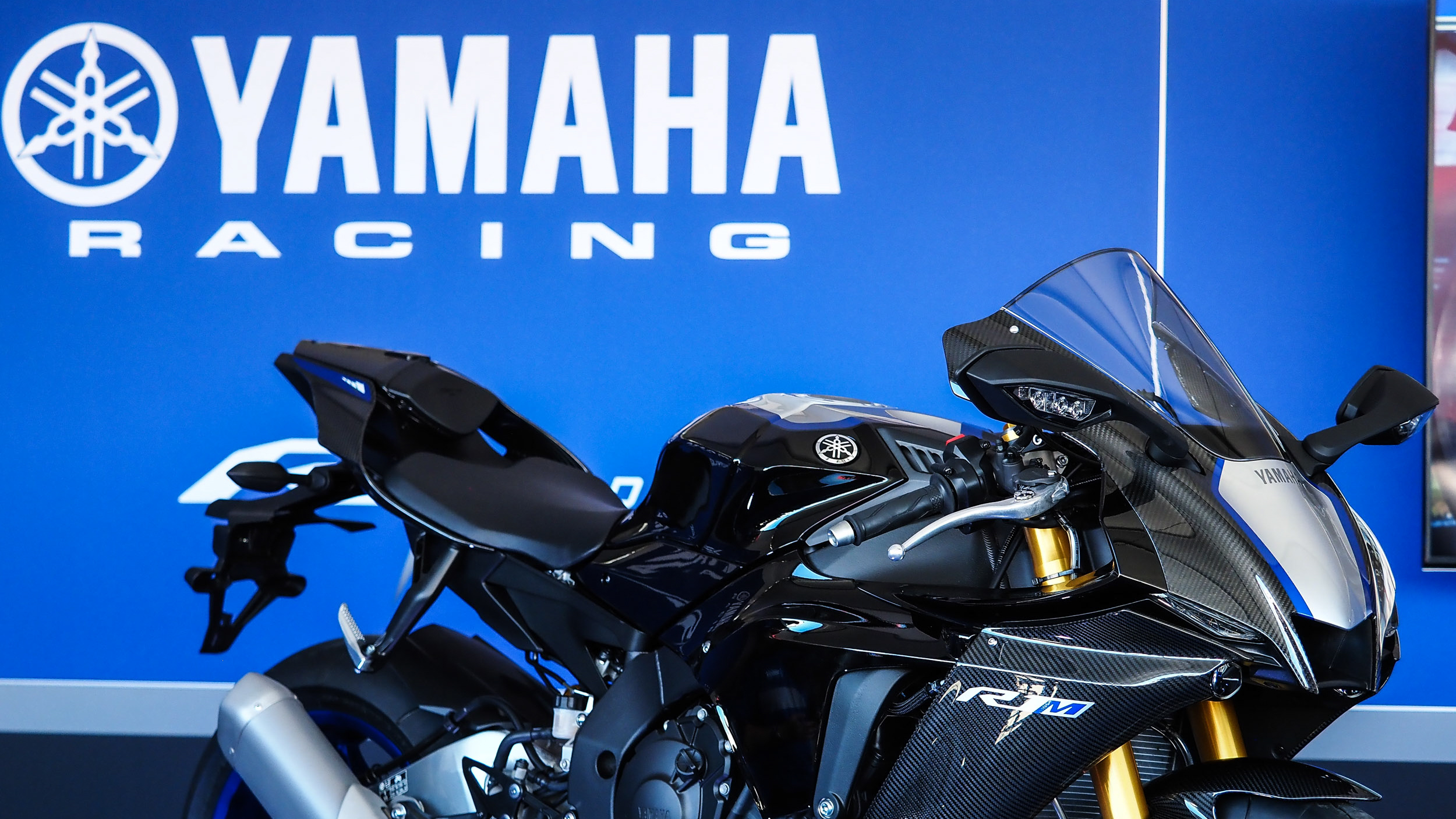 yamaha reveals all-new 2020 yzf-r1 at laguna seca