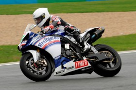 Teams und Fahrer kämpfen mit dem Wetter in Magny Cours