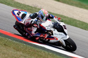 BMWs Corser schlägt Ducati-Armada