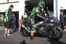 Kawasaki zeigt die ganze 2011er Renn-Ninja ZX-10R