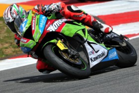 Frühe Supersport-Ehren gehen an Fujiwara