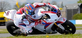 Honda on top as Rea makes late charge
