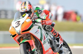 Aprilia und Biaggi mit der Heimstrecke im Rücken