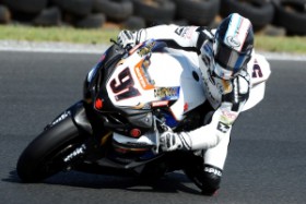 Leon Haslam fastest in the WSBK tests opening session