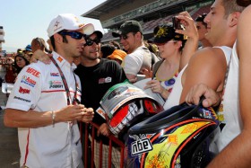 Yamaha Sterilgarda bestätigt Marco Melandri für 2011