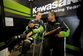 Kawasaki-Piloten gesellen sich zu ihren 2010er Rivalen