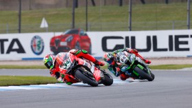 Davide Giugliano, Tom Sykes, Donington RAC1