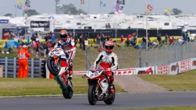 Leon Camier, Michael vd Mark, Donington RAC2