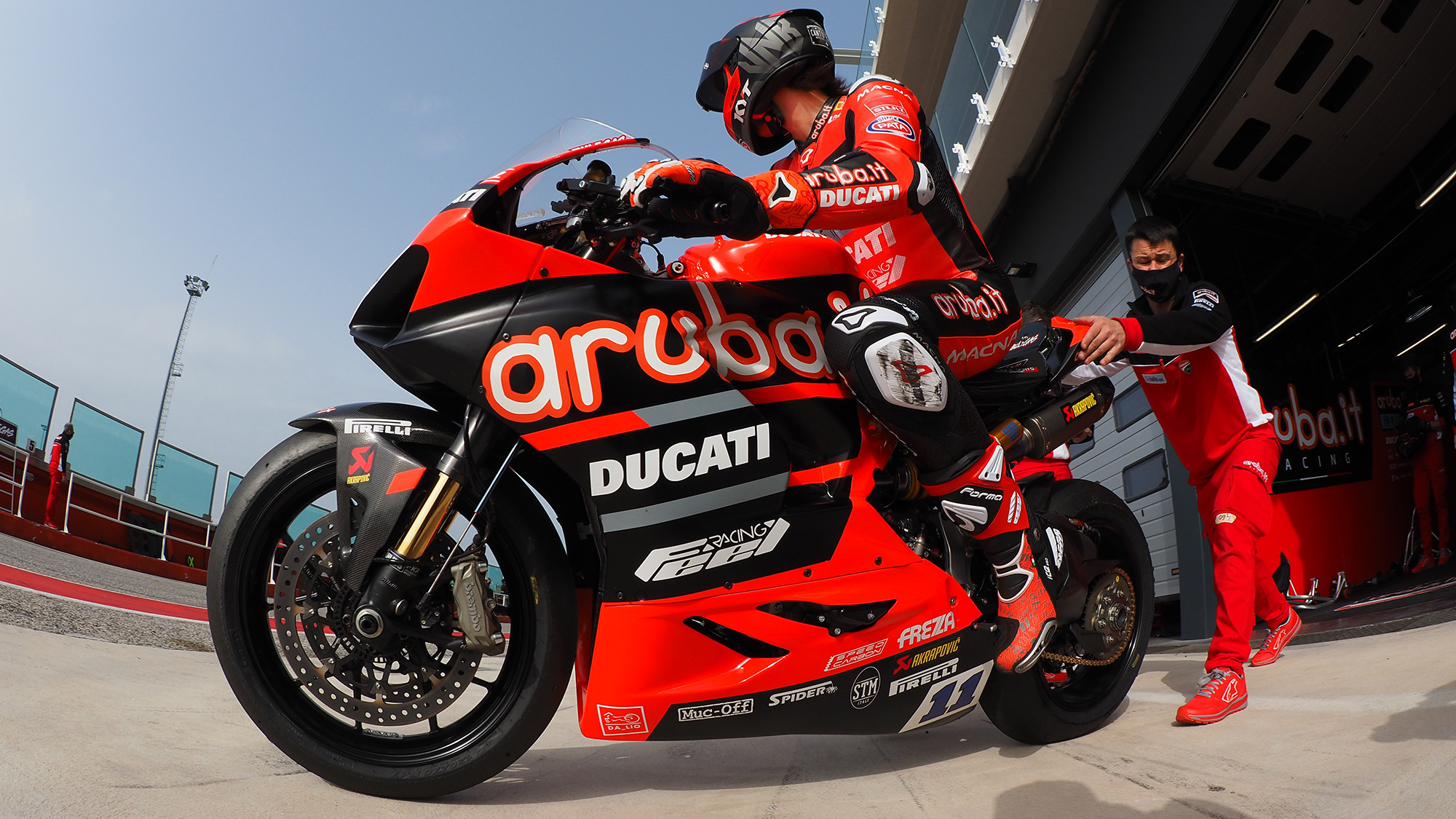 MotoE da Ducati faz estreia no circuito de Misano