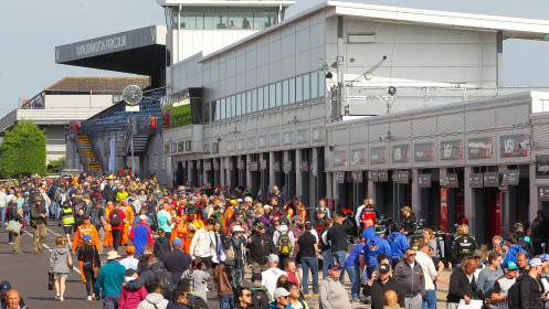 10 reasons why you can't miss being trackside in UK