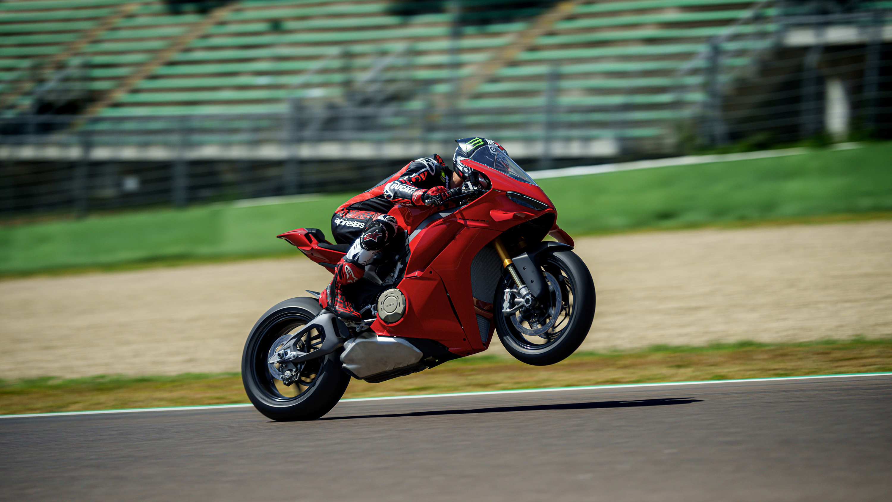 MY25_PANIGALE_V4S_05__UC662199_High.jpg