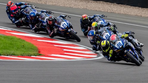 Yamaha R3 Magny-Cours preview