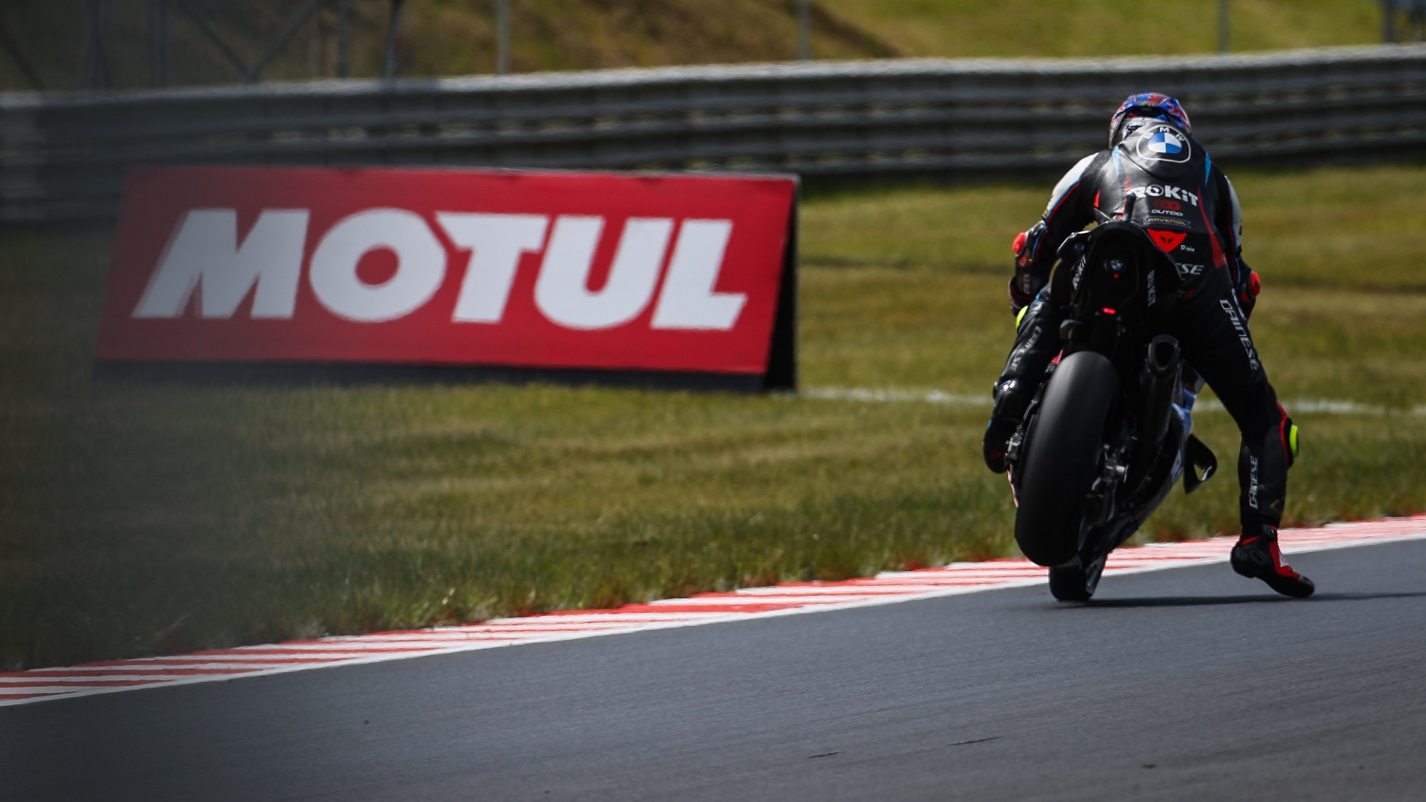 Razgatlioglu beats Lowes brothers on Friday at Most, Bulega fourth despite massive FP1 highside