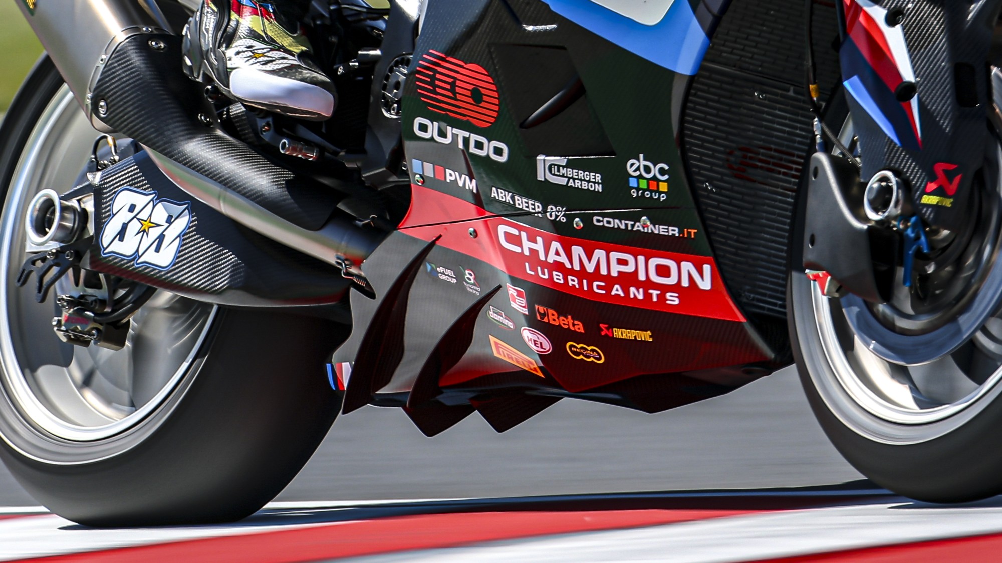 Oliveira on BMW’s new fairing: "We don’t spend so much time leaning the bike here… that’s where we believe the fairing can have a big effect"